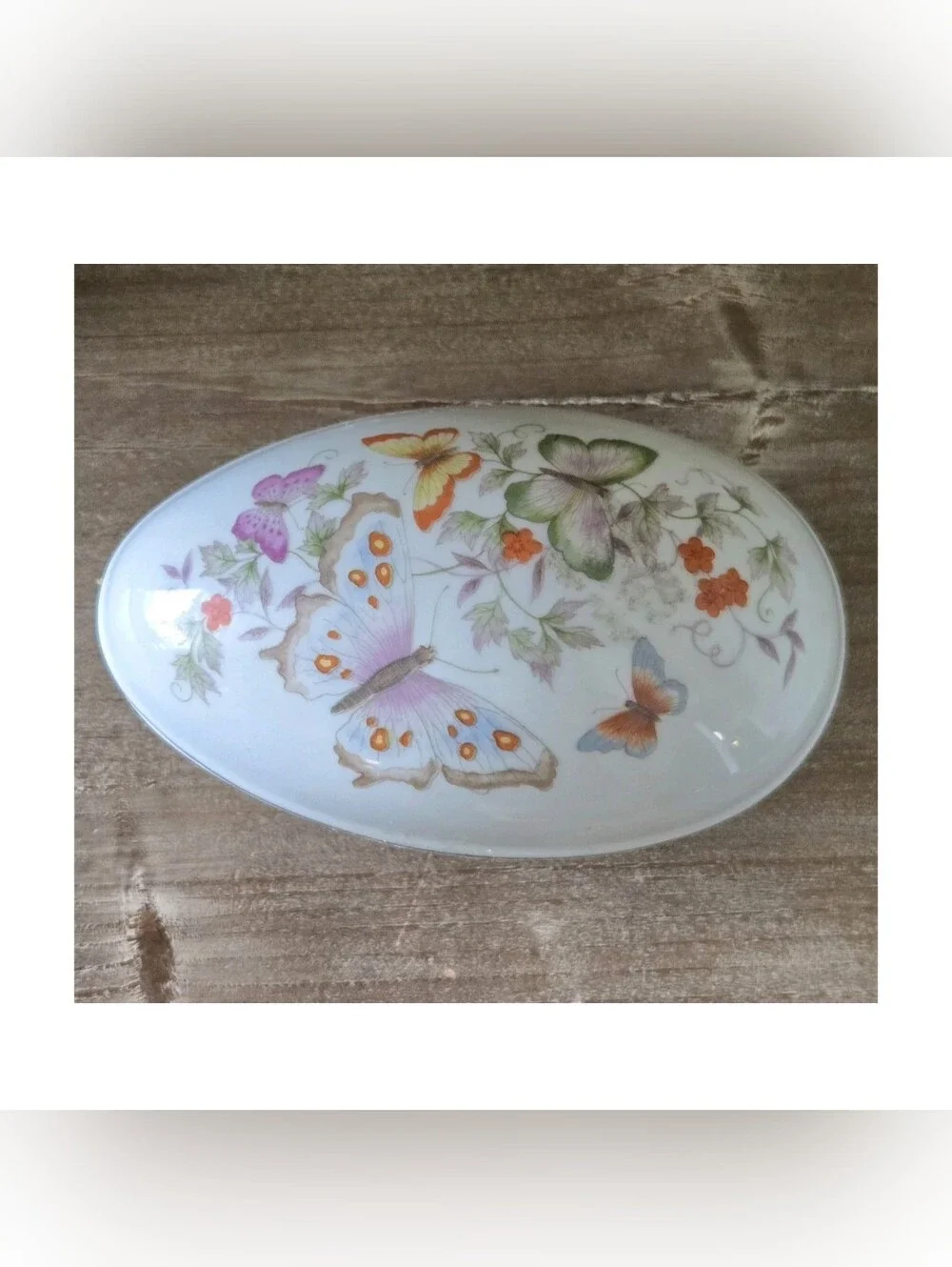 Vtg 1979 Avon Porcelain Ceramic Egg Trinket / Jewelry Box, Storage, 22k Gold